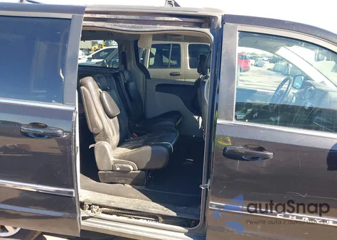 2011 Chrysler Town & Country Touring-L from USA, damaged, VIN 2A4RR8DG4BR704837